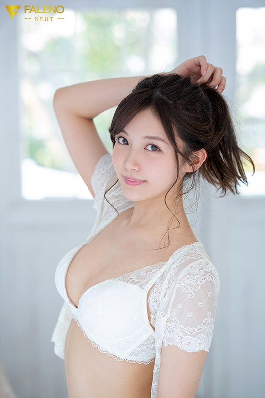 新人 Hな世界に興味津々な現役女子大生 夏木りん AV DEBUT 画像8