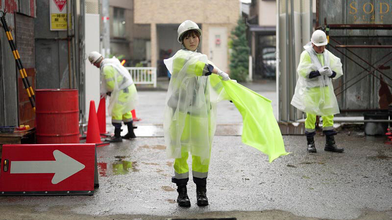 夫婦のこれからのために始めた交通誘導バイトで出会った年下ガテン系と待機中不倫SEX 天宮花南 画像3