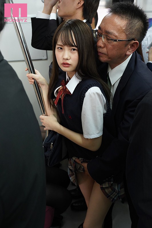 満員電車で触られているのに何も言えない陰キャ女子がいたので翌日から僕が奪って追撃痴●した。 松本いちか 画像1